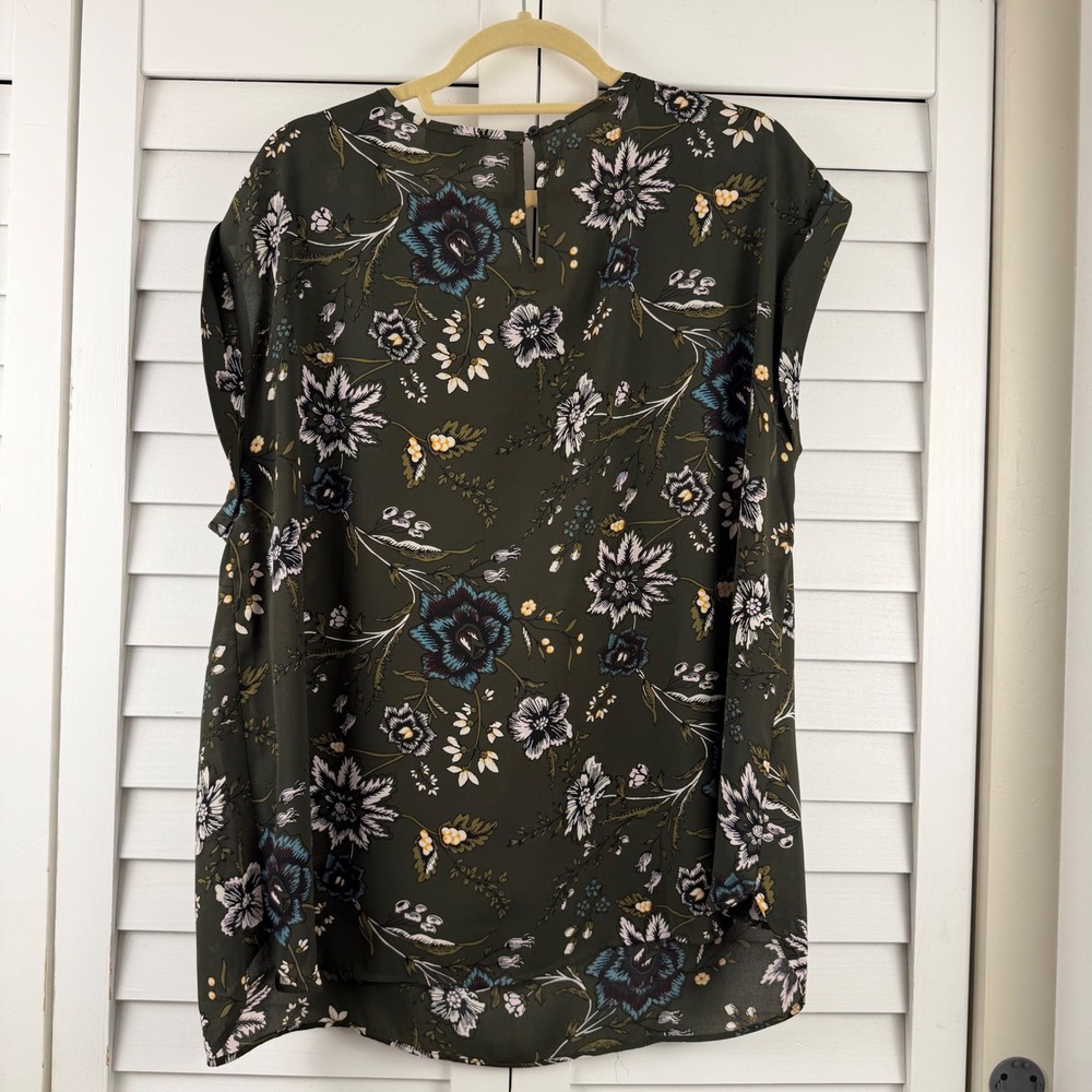 Loft Blouse Women XXL Olive Green Floral Short Sleeve Pocket Keyhole Back - Picture 7 of 11